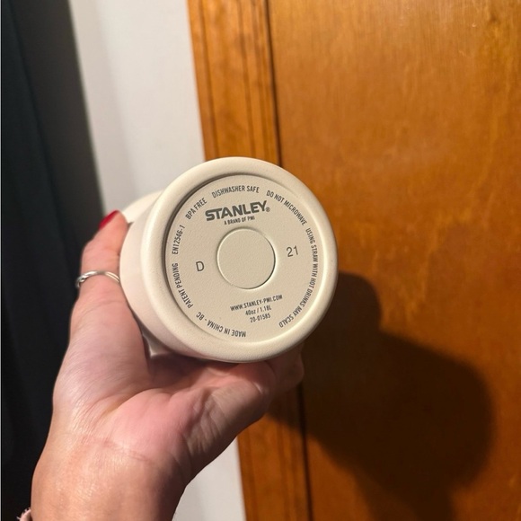 Stanley 40oz H2.0 FlowState Quencher Tumbler - Picture 3 of 3